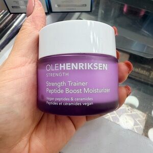 Ole Henriksen Strength Trainer Purple Moisturizer